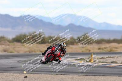 media/Nov-16-2025-Race Pace (Sun) [[8c5fa54630]]/Non Verified Riders (1st 20 Minutes)/5-Turn 15 (110pm)/